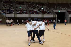 学年対抗3人4脚